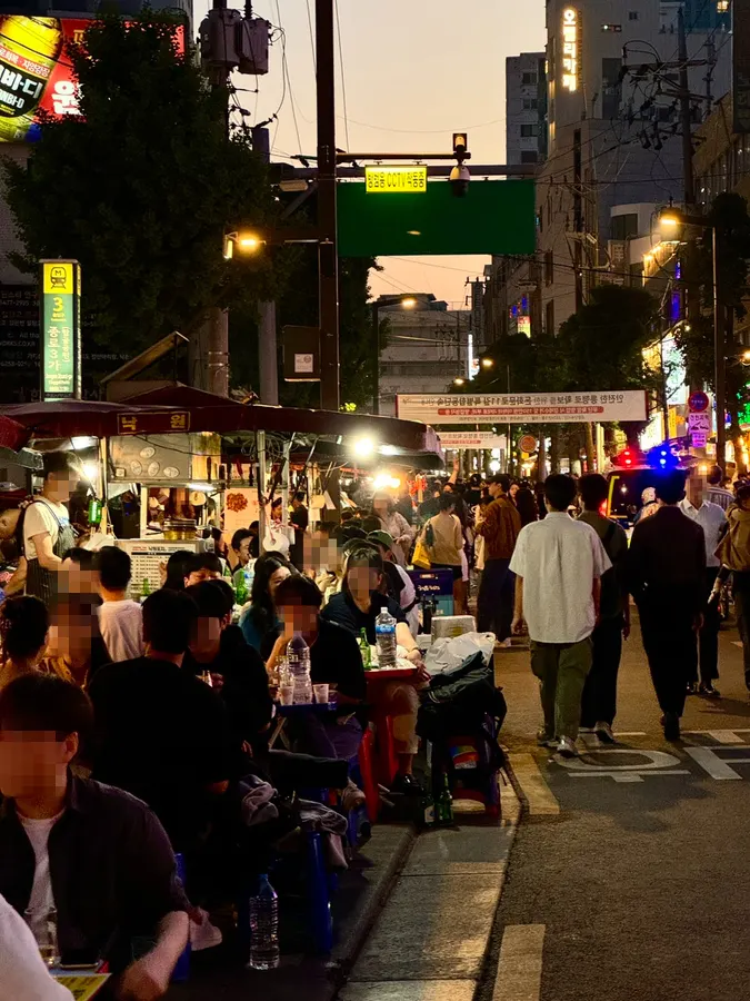 Ikseon-dong Pocha Street: A Fun Night Market Where All Generations Unite